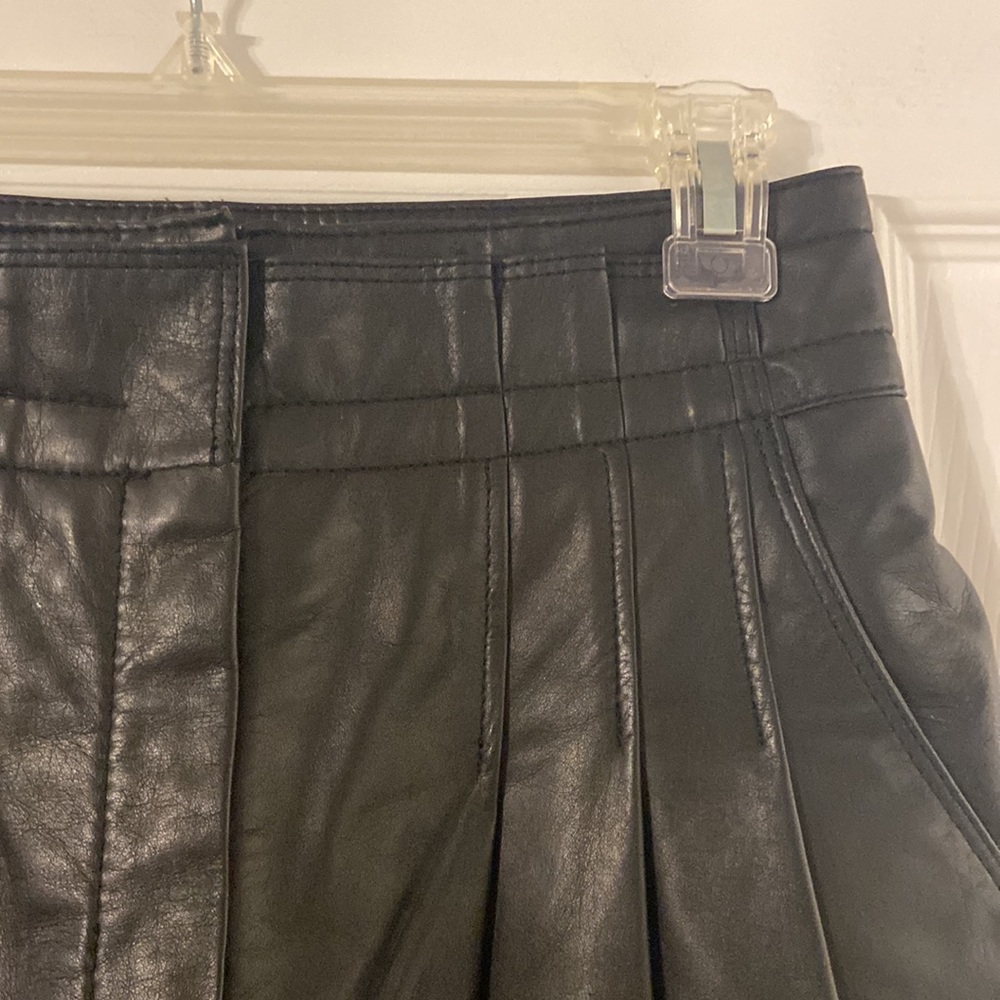 TOFFS High waisted 100% leather pants size 6M inseam 30” waist 26” flat - Picture 3 of 12